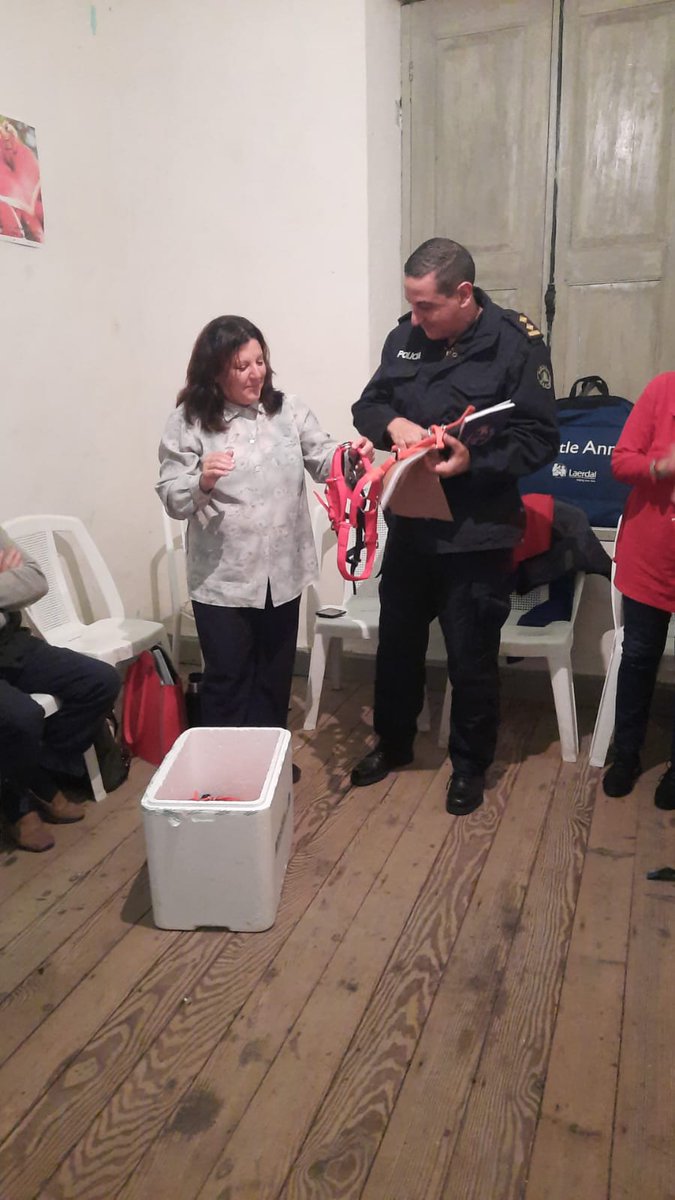 aguiarpatricia7's tweet photo. #Hoy @MGAPUruguay Colonia #descentraUy en una nueva y enriquecedora instancia de #MDRColonia. Gracias por el compromiso a todas las organizaciones e instituciones presentes. Agradecimiento especial  a los anfitriones #CAC y al equipo de @CruzRojaUy Colonia https://t.co/IsImSawZMS