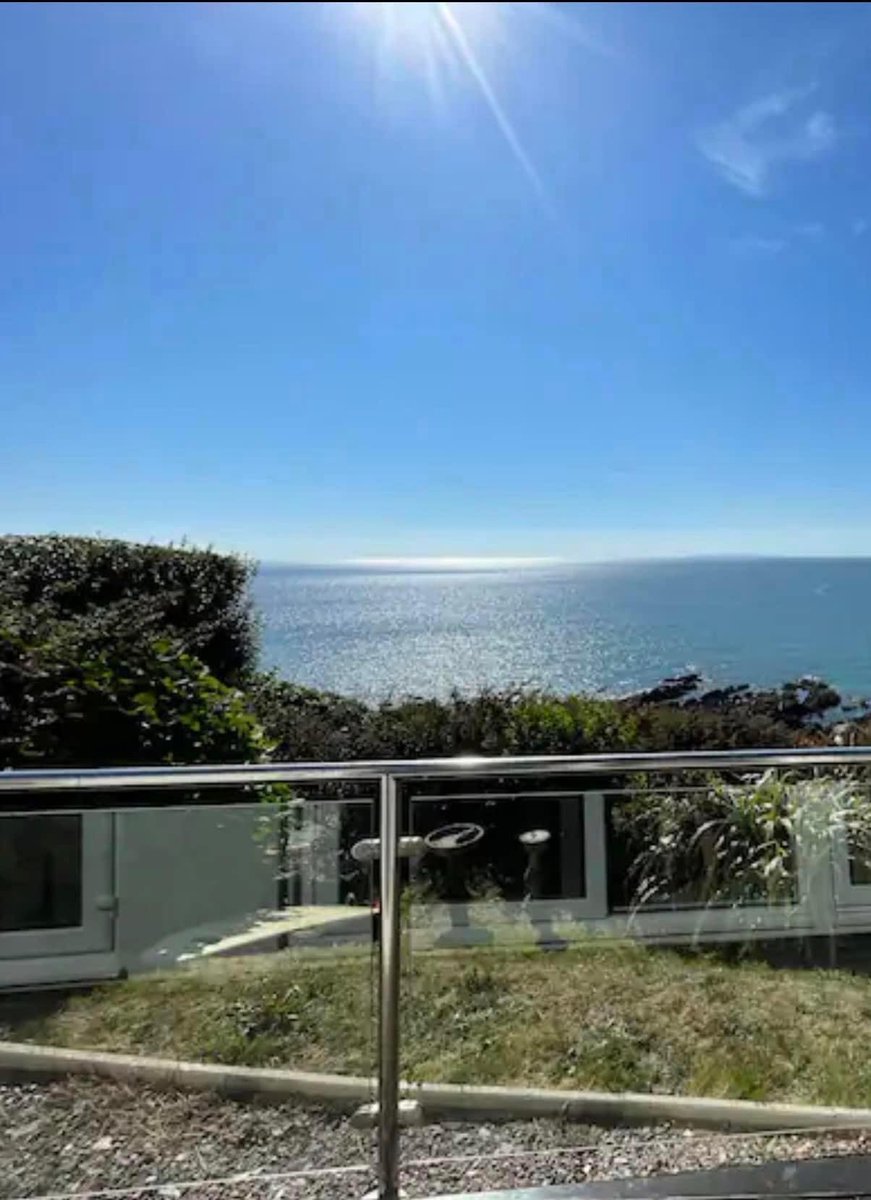 Lundyhouse's tweet photo. Wow ... If you are looking for a unique property in a stunning location then The Rattles, Woolacombe is for you! Due to cancellation The Rattles is now available this Tuesday 30th May for 3+ nights, come grab yourself a bargain 😎⛱️
#Wellbeing #Seaside #HalfTerm #sunset https://t.co/D5zQrqLC9w