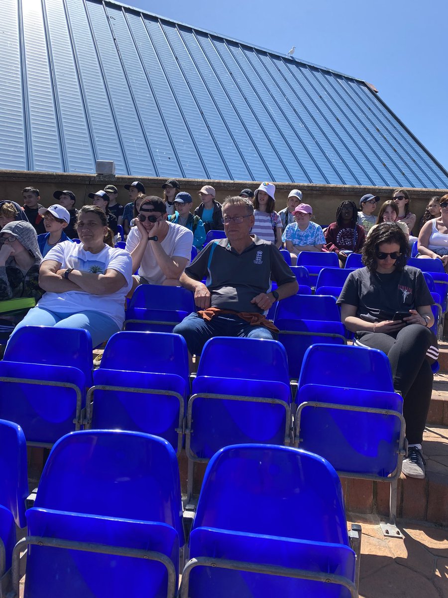 MissEdge tweet media