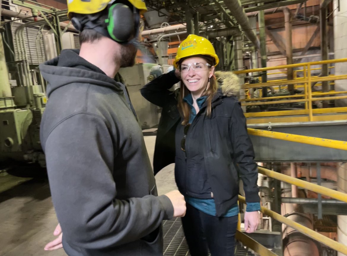 RD_Alaska's tweet photo. State Director Julia Hnilicka visits a power plant in Healy to learn more about how @usdaRD’s programs can help provide more reliable, affordable electricity to Alaskans. #GoodEnergy #CurrentOpportunities #WattsAvailableNow https://t.co/hW8vgqqie6 https://t.co/JRZqO4sYs3