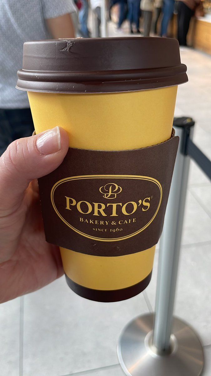 ParisTalsis's tweet photo. Should I trust a barista who says “expresso” instead of “espresso?” Not sure.  🧐@Portos https://t.co/zrCbPya1BY