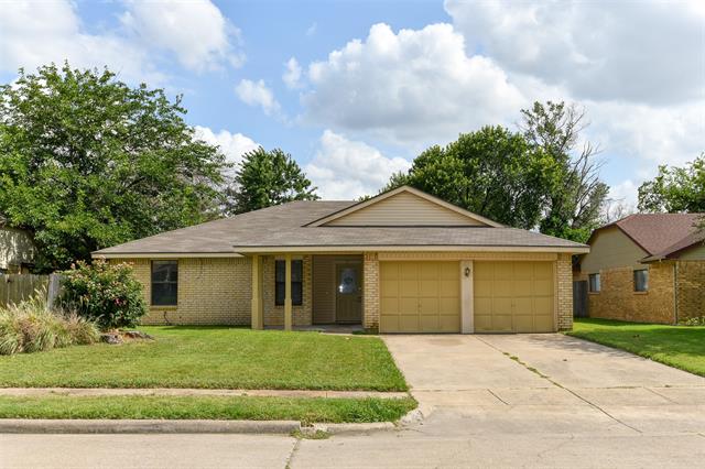 Check out my newest listing in #GrandPrairie! Tell me what you think!  #realestate tour.corelistingmachine.com/home/CGVW6H