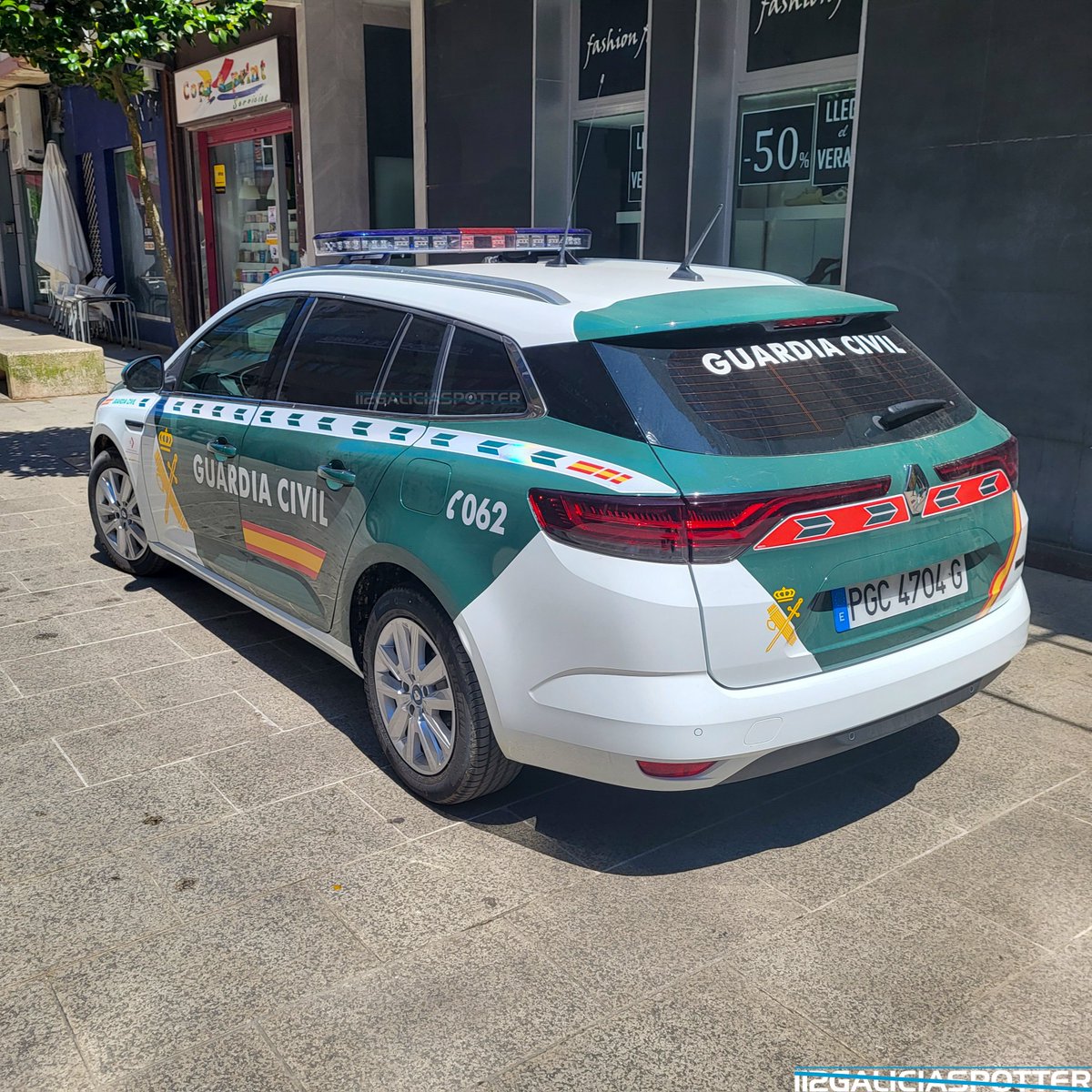 GaliciaSpotter's tweet photo. NUEVO Renault Megane ST de la Guardia Civil.
#renault #meganest #guardiacivil #112galicia #news #police #062guardiacivil #galicia #osstan #renaultmegane #policecar #gc https://t.co/34J0dk0IoR