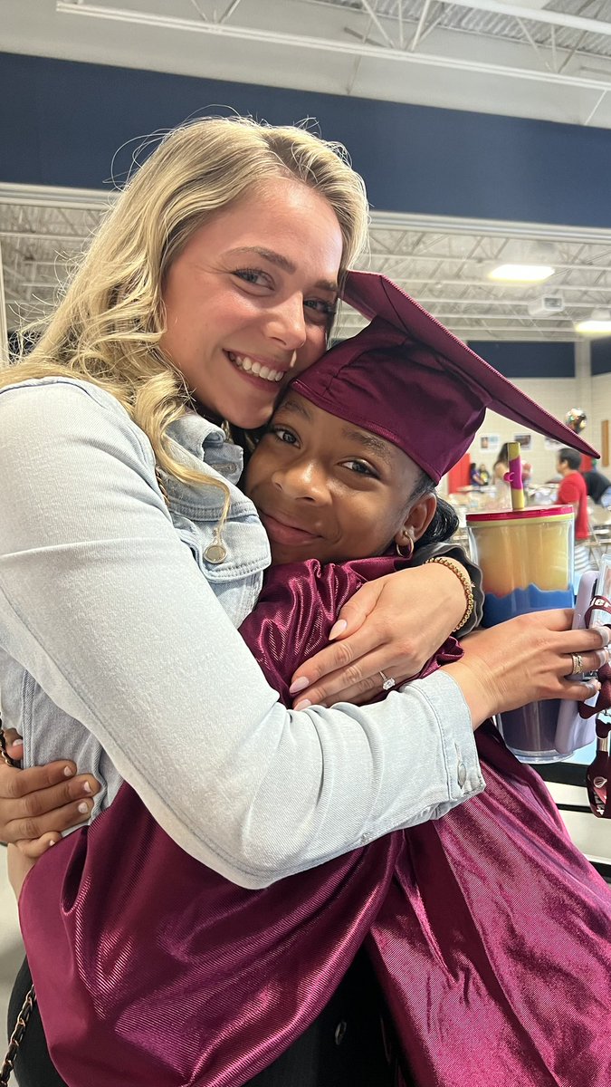 Alexander_AISD's tweet image. We absolutely love when our former adventurers  come back to visit us! Thank you @RaveMiss for your continued support 😊