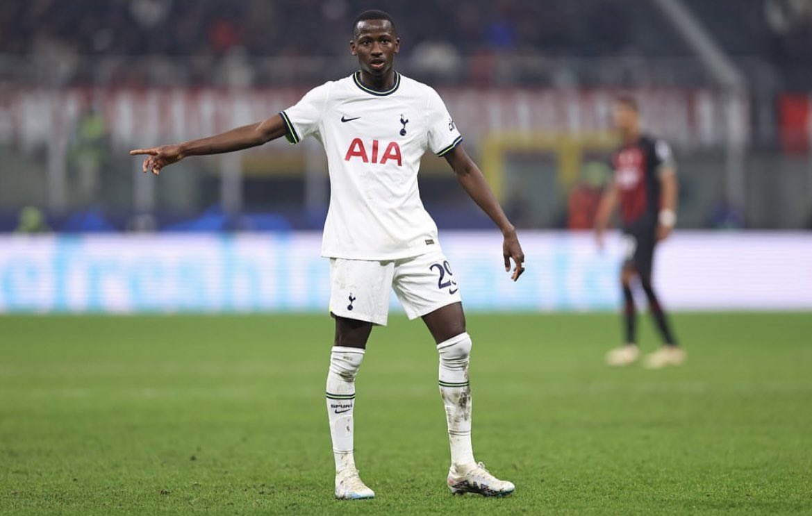 Galatasaray, Tottenham forması giyen Pape Matar Sarr’ı transfer listesine aldı. (Ertan Süzgün)

• Sarı kırmızılı yönetim Tottenham ile bir görüşme gerçekleştirdi.