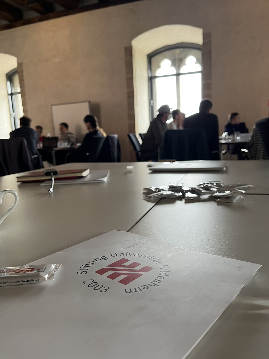 Zwei schöne Tage der P2P-#Strategieberatung an der #UniHildesheim gehen zu Ende. Vielen Dank an die Peers, alle engagierten Hochschulmitglieder und die fantastische Moderatorin @barbara_wag! Hat Spaß gemacht :) #digitalturn