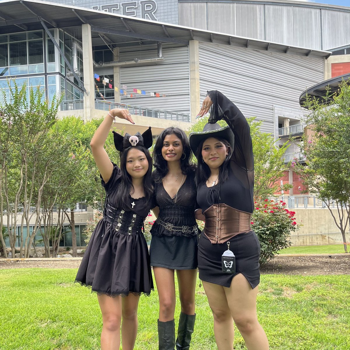 offbrandjennie's tweet photo. act sweet mirage was sweet but the memories i made with friends &amp; moa was the sweetest part 💓 https://t.co/sCbytbgq06