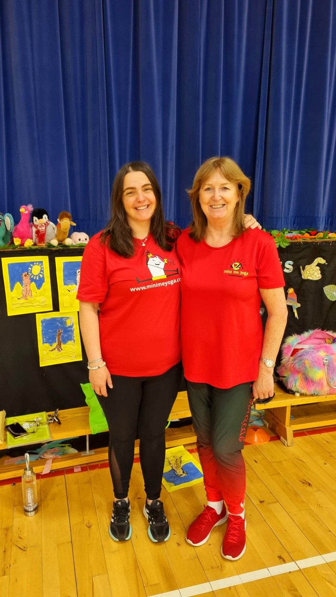 MiniMeYoga_Lisa's tweet photo. Done my first group sessions on Monday @BothwellPrimary as part of their Health Week Supported by the wonderful @MLanarkshire, I had a special helper on the day too. 

Absolutely loved every minute of it 🧘🏻‍♀️🧘🏻🕉❤️🖤💛✨️ x x x x #minimeyoga #yoga #breathwork #om #affirmations https://t.co/L9akaFpsKd