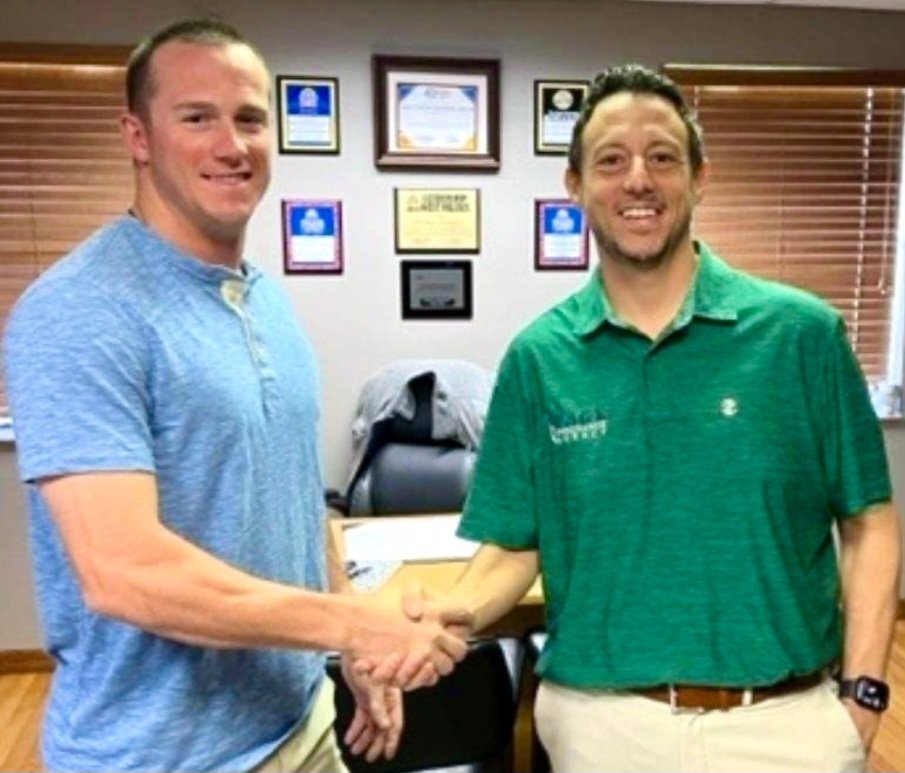 hattersprime's tweet photo. Engagement and Impact are two driving purposes behind the Hatters Collective. We are excited to have Page Insurance Agency sponsor HCG athlete Cam Hill with an opportunity to engage, impact, and inspire local DeLand youth. @StetsonBaseball @StetsonHatters #GoHatters #NIL https://t.co/xfBgTt8oyK