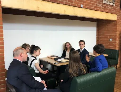 Our members very much enjoyed chatting to governors and deputy heads about ChatGPT. We have set up a working group investigating the potential use of ChatGPT in education and look forward to presenting our findings to heads of school at a later date. #FelstedInspires