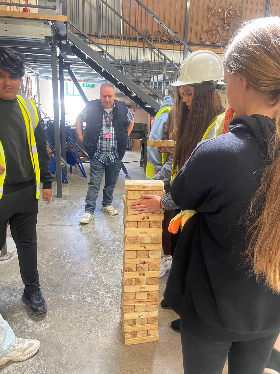 MorganAcPhysics's tweet image. Great Opportunity for our S2 students to see some physics and engineering in action at the college visit today