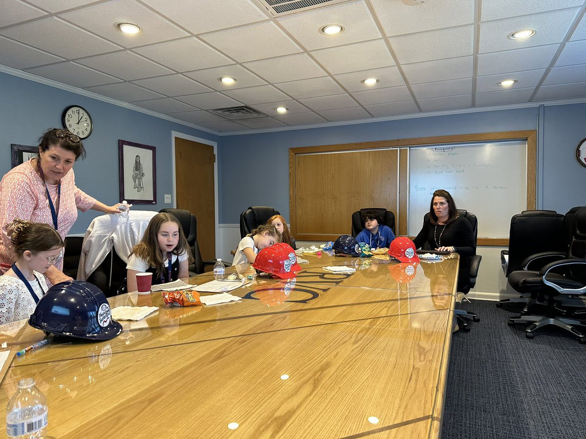 We ended up back at the Johnson Building aka “The White House” for pizza and paychecks…yes if you work you get paid! <a href="/Colemoriarty/">Nicole Moriarty, Ed.D</a> facilitated the #Cabinet4aDay’s Board report! <a href="/RVCSchools/">Rockville Centre School District</a> <a href="/Colemoriarty/">Nicole Moriarty, Ed.D</a> #GameOnRVC
