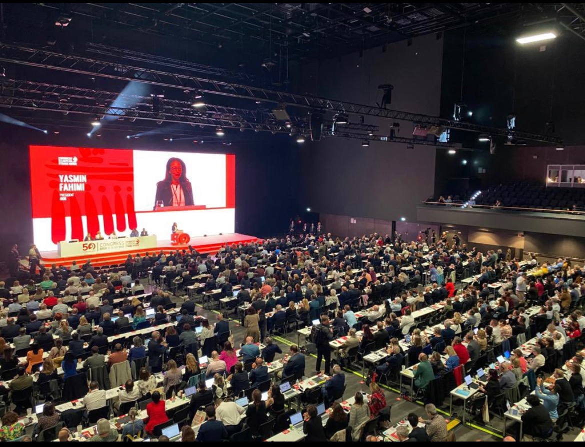 fircisl's tweet photo. La segretaria generale #FirCISL @RaffaellaGalasso a Berlino per l’intervento di Ursula von dee Leyen al Congresso dei sindacati europei @etuc_ces a Berlino @CislNazionale https://t.co/ICfx2ono4T