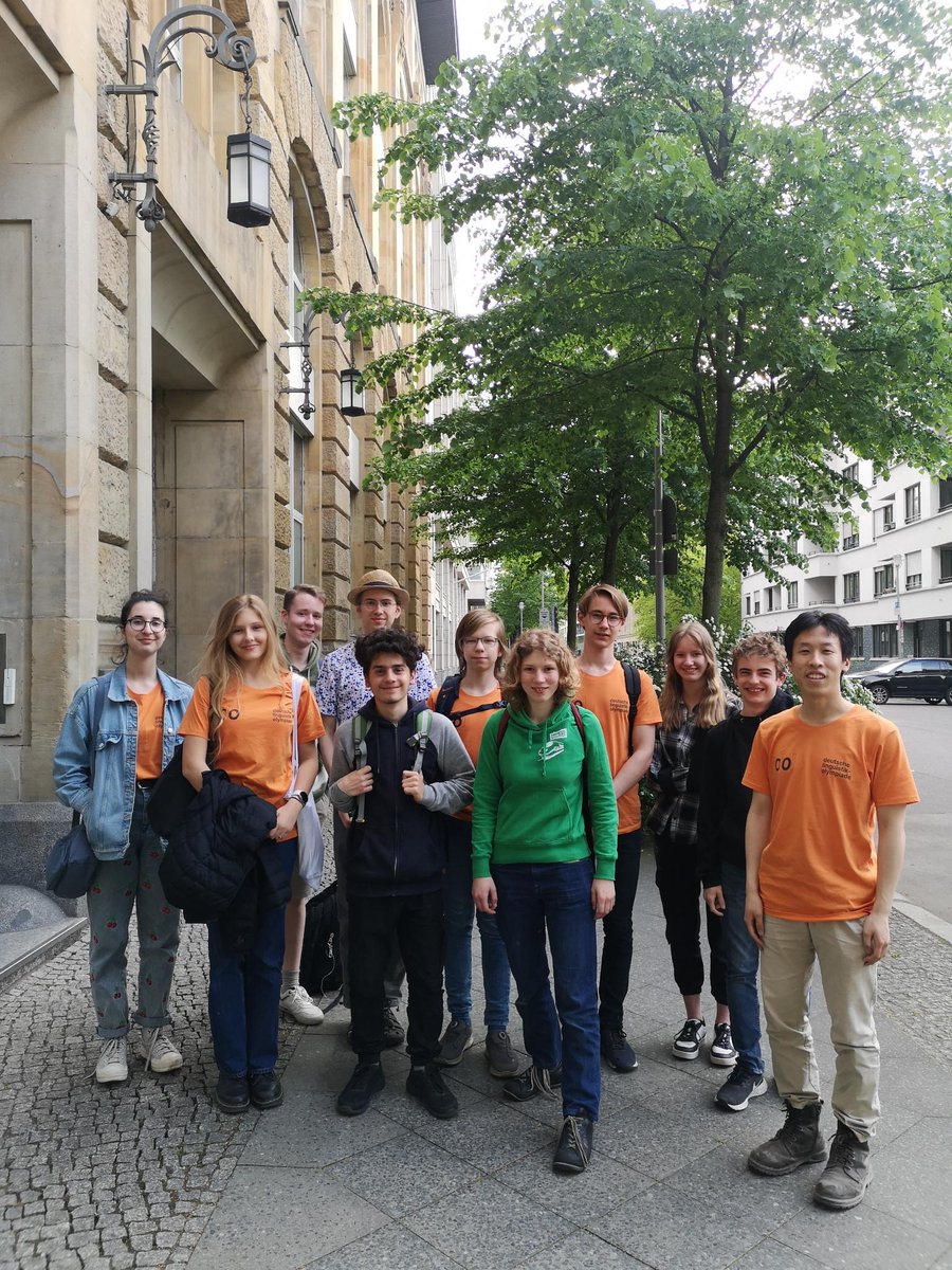 Geschafft!
Die  14 Finalist:innen haben vom 12.-14.Mai alles gegeben. Mit neuen  Freundschaften und viel linguistischem Input wieder daheim warten sie  nun auf die Ergebnisse. Wer wird Teil des deutschen Teams bei der  Internationalen Linguistik-Olympiade 2023 in Bulgarien?