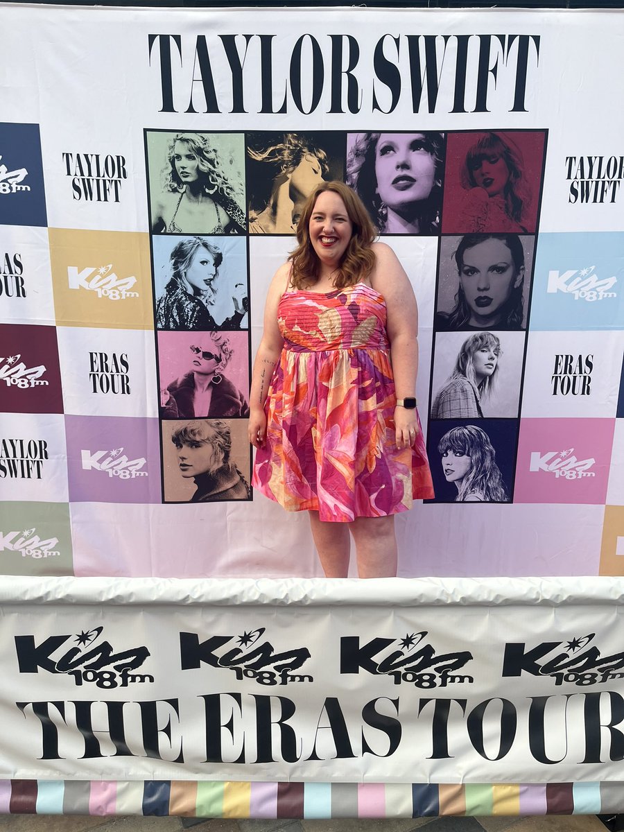 meekerbeaker's tweet photo. Still not over the #ErasTour last week at @GilletteStadium

It was enchanting to see you @taylorswift13 https://t.co/SLatRuntHL