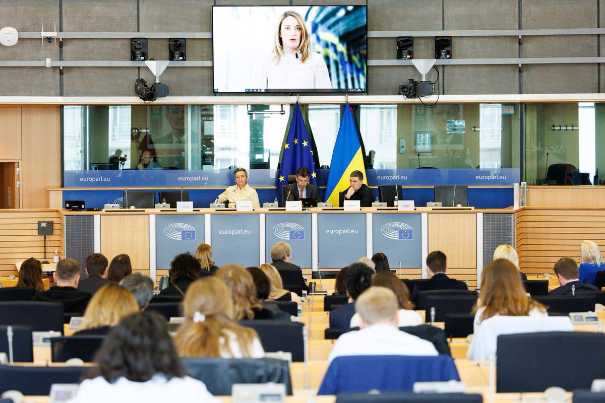 Mykhailo Fedorov (@fedorovmykhailo) on Twitter photo Had an honor to speak in <a href="/Europarl_EN/">European Parliament</a>. Shared our experience in digital transformation; how we’re building human-centered & service-oriented state. Secret ingredient is caring about your clients — citizens. Digitalization is the best tool to serve people and solve their problems. Had an honor to speak in <a href="/Europarl_EN/">European Parliament</a>. Shared our experience in digital transformation; how we’re building human-centered & service-oriented state. Secret ingredient is caring about your clients — citizens. Digitalization is the best tool to serve people and solve their problems.