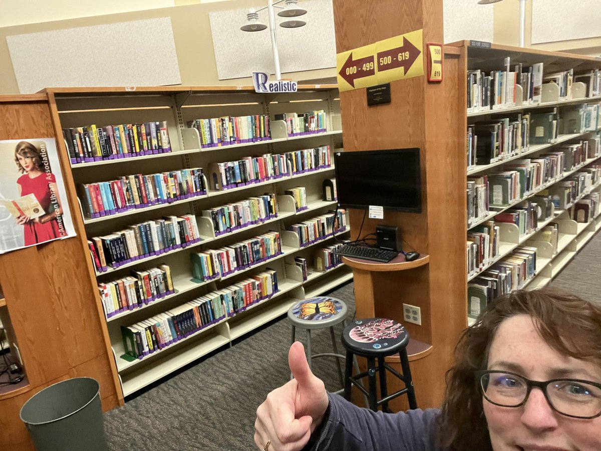 ShoopDHS's tweet photo. Wrapped up season 28 yesterday. My 2nd year in the library. Ready for summer! #teacherlife #librarylife #dimondnation https://t.co/Xs9Yx5OfRm