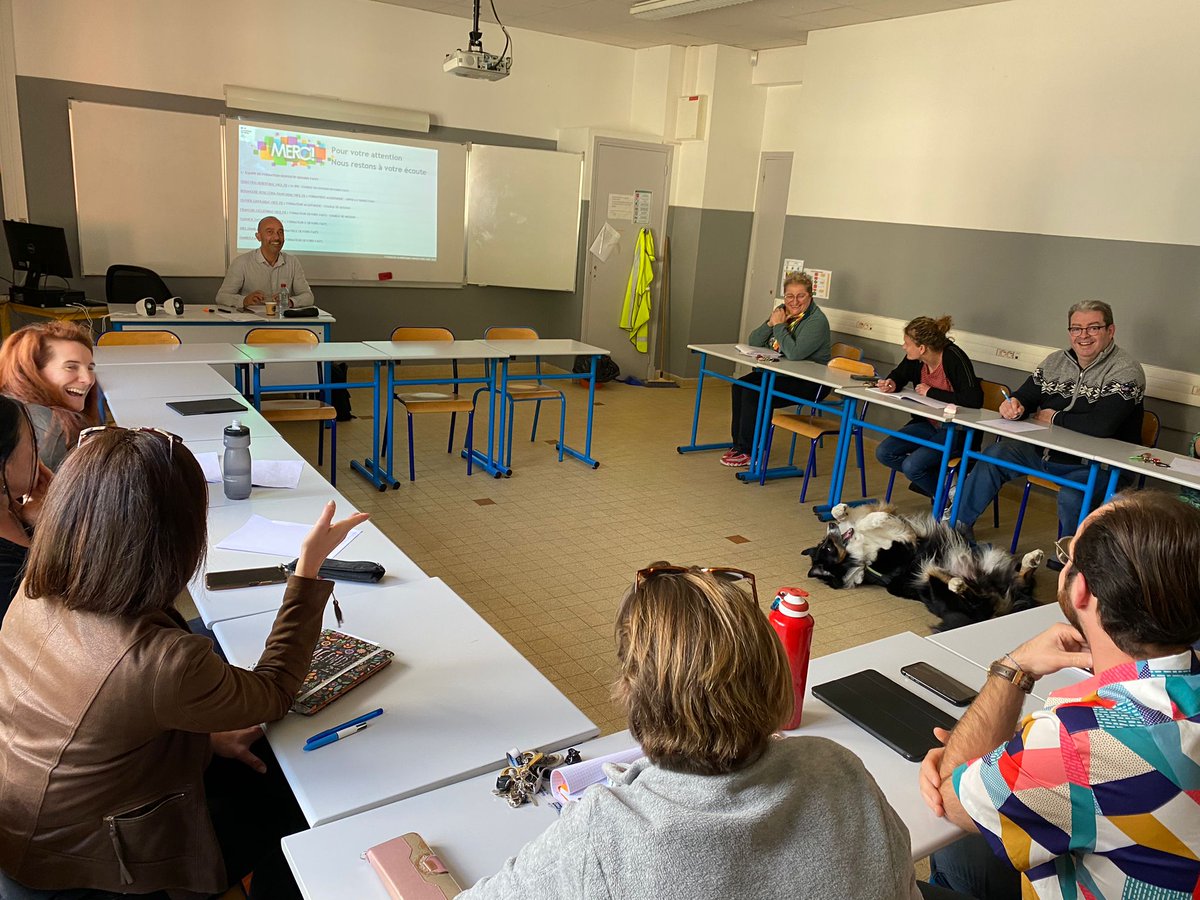 (1/2) Les formations #devoirsfait du Réseau Égalité des Chances et du Territoire se poursuivent dans l'<a href="/AcademieNice/">Académie de Nice</a>.
Collège des Merveilles Jean Rusca à Saint-Dalmas de Tende :
➡️ Mise à jour des connaissances
➡️ Formation AED à venir
➡️ Livret de suivi DF
➡️ Atelier DF