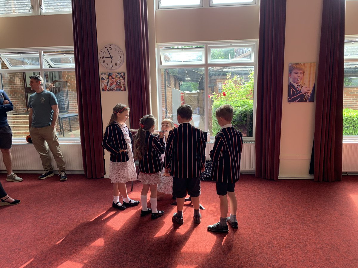 Excellent to see so many @CastleCourtPrep #CastleCourtYear2 parents & children enjoying some #music instrument demo & taster sessions this am, given by some of our VMTs & older pupils. #CastleCourtCurious #CastleCourtCommitted #CastleCourtCourageous #CastleCourtCreative #IamCCS