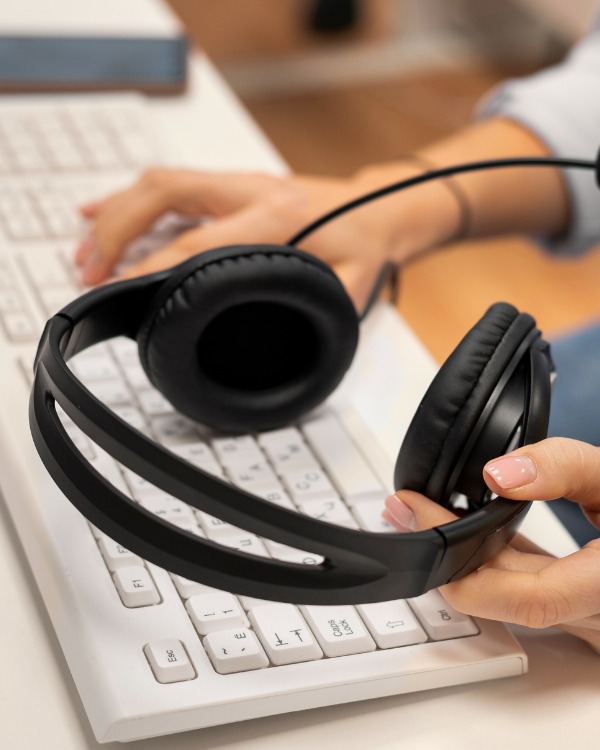 Megacall_es's tweet photo. No esperes horas para ser atendido. En Megacall hablarás directamente con el equipo de soporte 📞

#VoIP #Telecomunicaciones #Digitalizacion #telecom #technology #business #telecommunications #voipbusiness #network #centralita https://t.co/BkHdFlaPh0