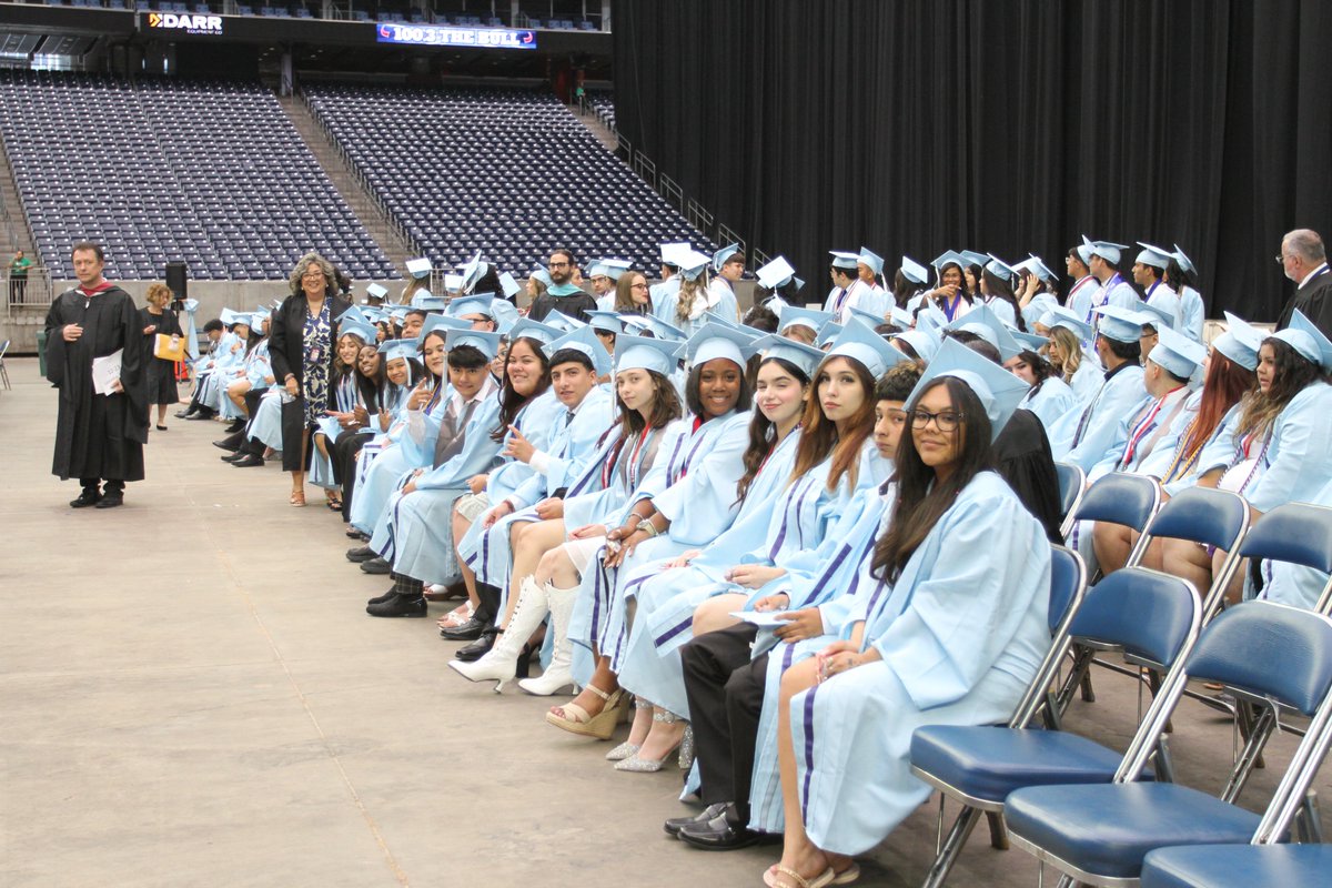 Celebrating the big day! 🎓👨‍🎓👩‍🎓 

Our <a href="/SamRayburn_HS/">Sam Rayburn High School</a>  students are getting ready for their graduation ceremony.