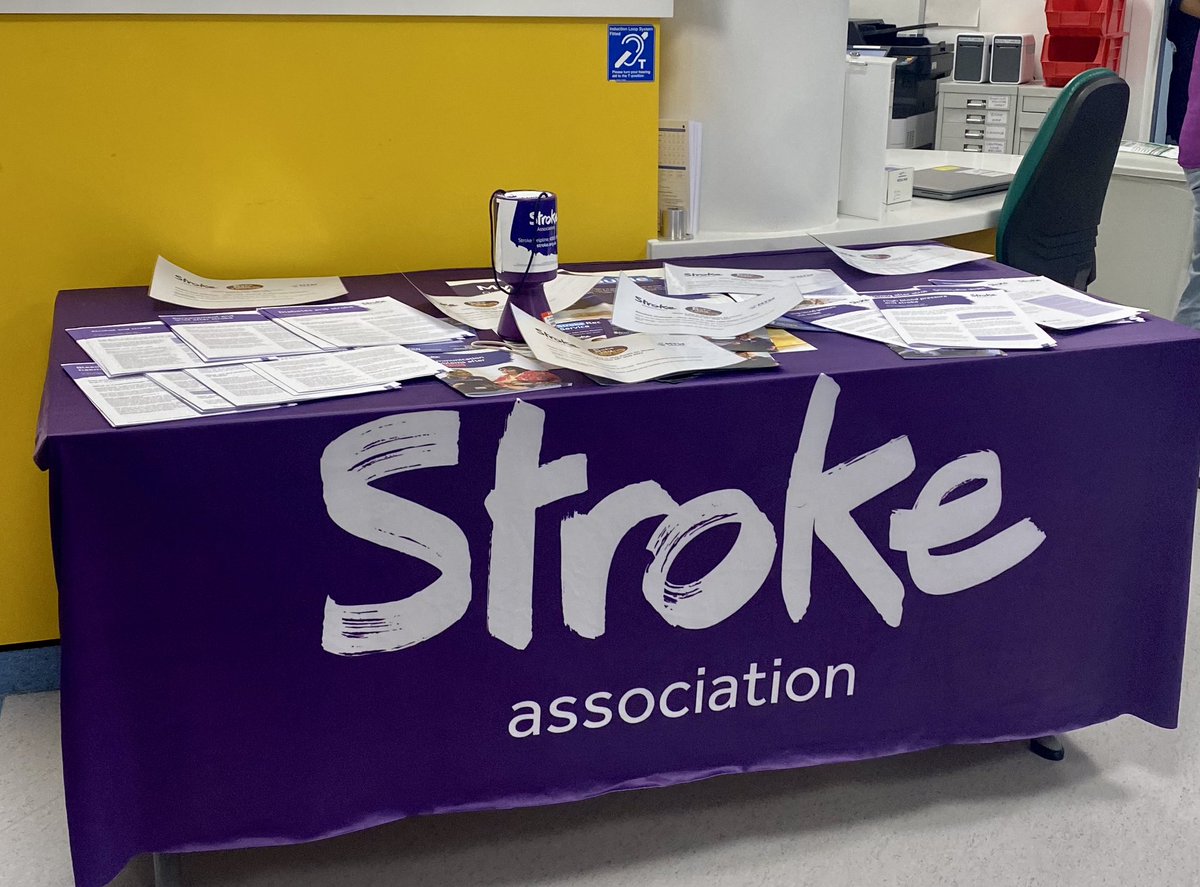 vickysc23_vicky's tweet photo. Colleagues from @MTWnhs Stroke Unit and @TheStrokeAssoc celebrating and raising awareness of #stroke and the importance of a collaborative working to support Stroke survivors and families. Huge thank you to MTW choir🎵 #makemaypurpleforstroke https://t.co/qvjJCrFFi4