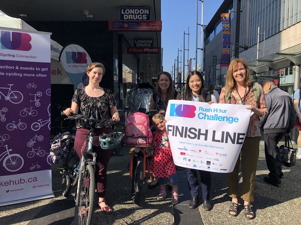 Transportation Division staff raced in today's @WeAreHub #RushHourChallenge. The team travelled 2.5km from Ash/7th to Georgia/Granville. Check out the results:
#1 Bike - 8 mins 
#2 E-cargo bike  - 9 mins
#3 Transit - 11 mins
#4 Car - 17 minutes

#WalkBikeRoll #transit #GBBW