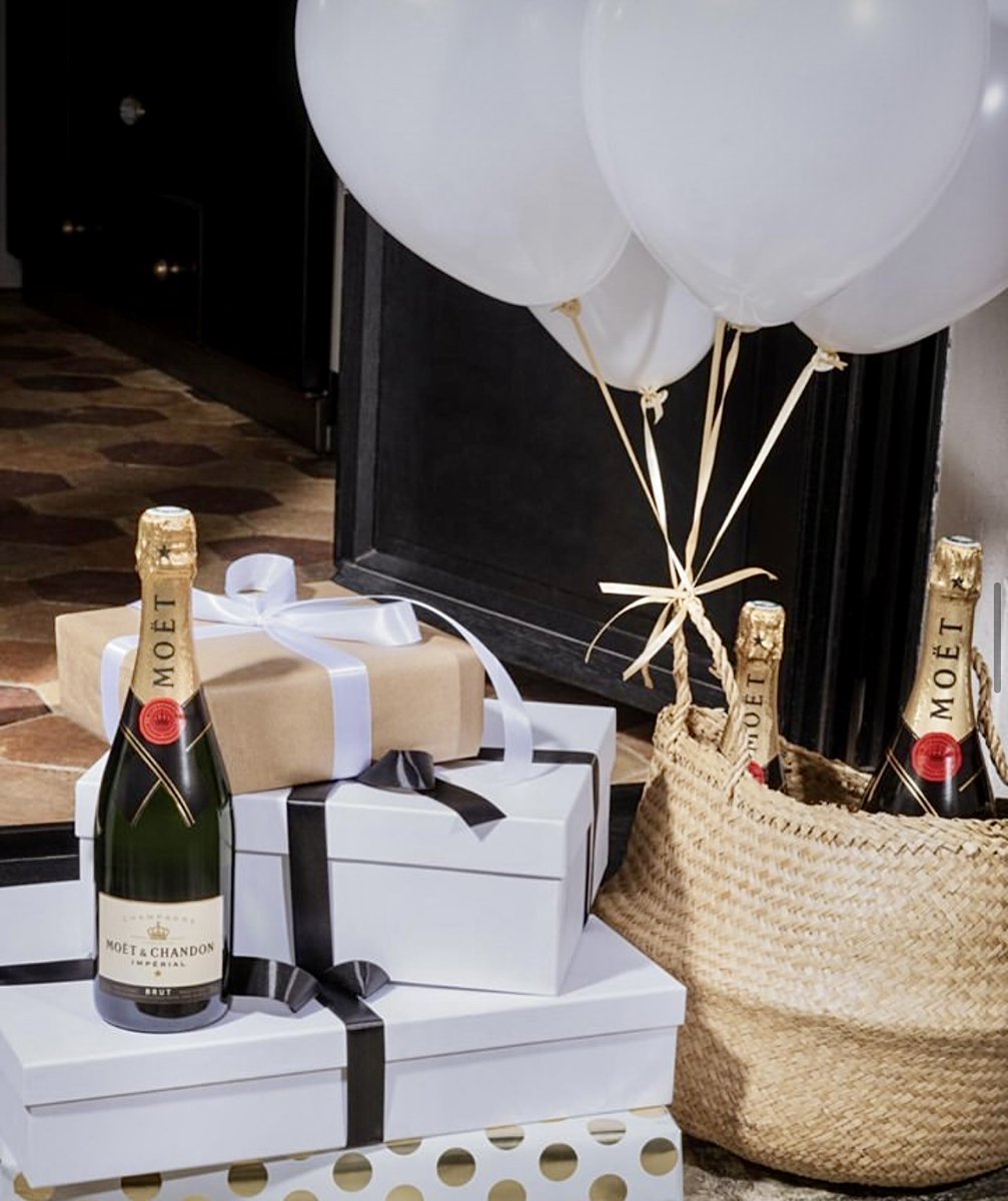 impandmaker's tweet image. NEW MAKER 🍾 Now available only to 'add your tipple' to any of our dine in experiences or a fabulous stand alone gift! IMPressive @impandmaker hampers to follow of course! #Moetgift #MoetMoment #ToastwithMoet #MoetImperial #MoetChandon #Moethamper