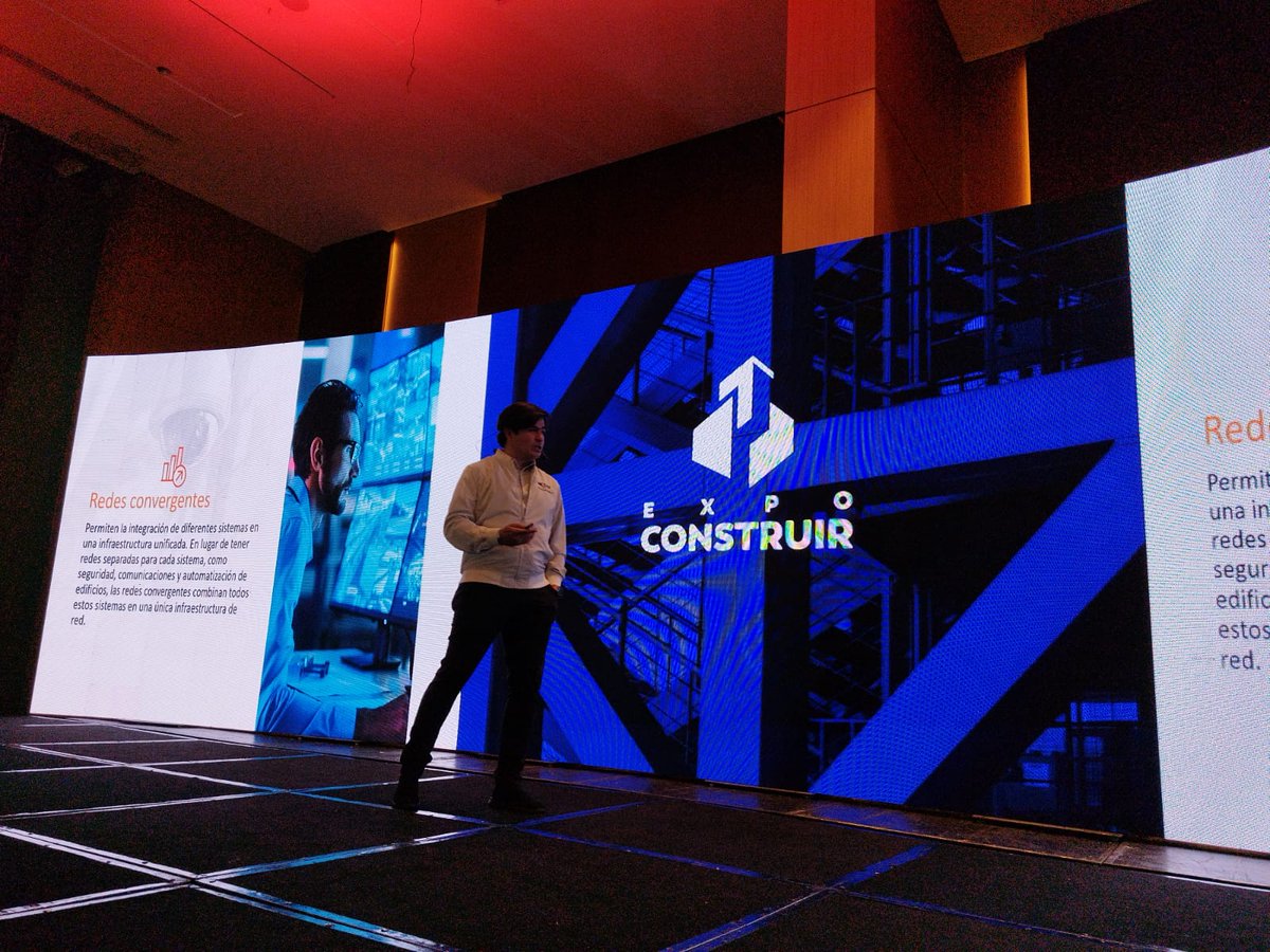 NEXXTSOLUTIONS's tweet photo. #TeamInfra En este momento nuestro Regional Territory Manager Francisco Javier Acuña Samayoa hoy presentando las tendencias en infraestructura, respaldo y automatización en #Expoconstruir que se lleva a cabo en Guatemala, en conjunto con @ForzaON  #ConnectaB2B #ComunidadConstruir https://t.co/tvp89vbBBv