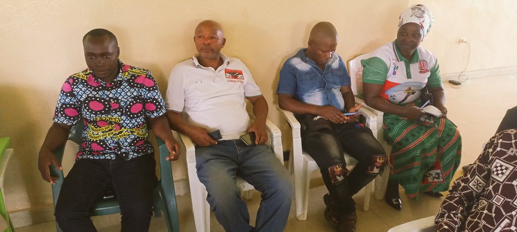 Bujacnddfdd's tweet photo. Bishimikije ijambo ry'urufatiro ryavuye muri
YESAYA 62 :6-7
YEREMIYA 29:11-14, Abagumyabanga b'umugamwe @CnddFdd muri komine #Mpanda
bitabiriye igisabisho mpuzamadini co kurangiza ukwezi kwa #Rusama https://t.co/846ecfvd9O