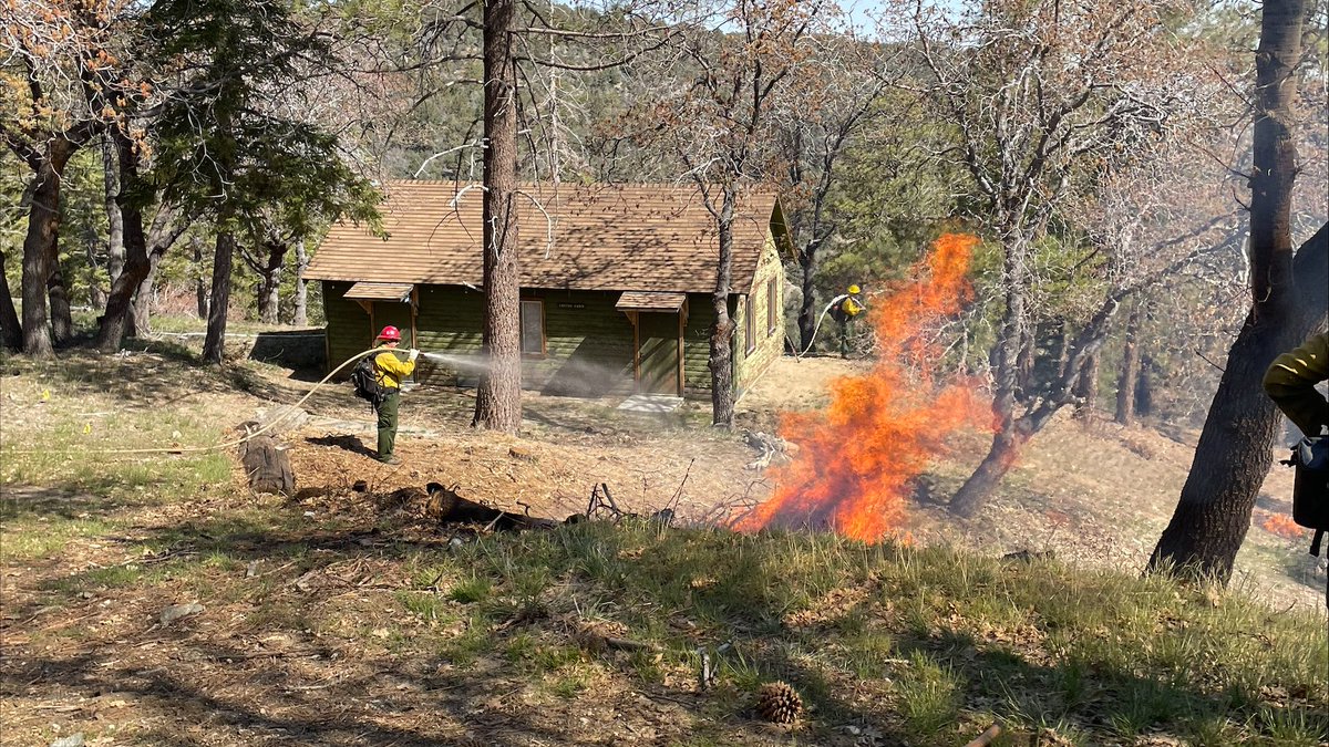 Angeles_NF's tweet photo. #SmokeAdvisory Forest Service firefighters will be continuing a prescribed burn project planned in the Big Pines area of the forest today. Smoke may be visible from the Angeles Crest Highway, @mthigh, and from nearby communities like Wrightwood. https://t.co/KnqJFFqgl2