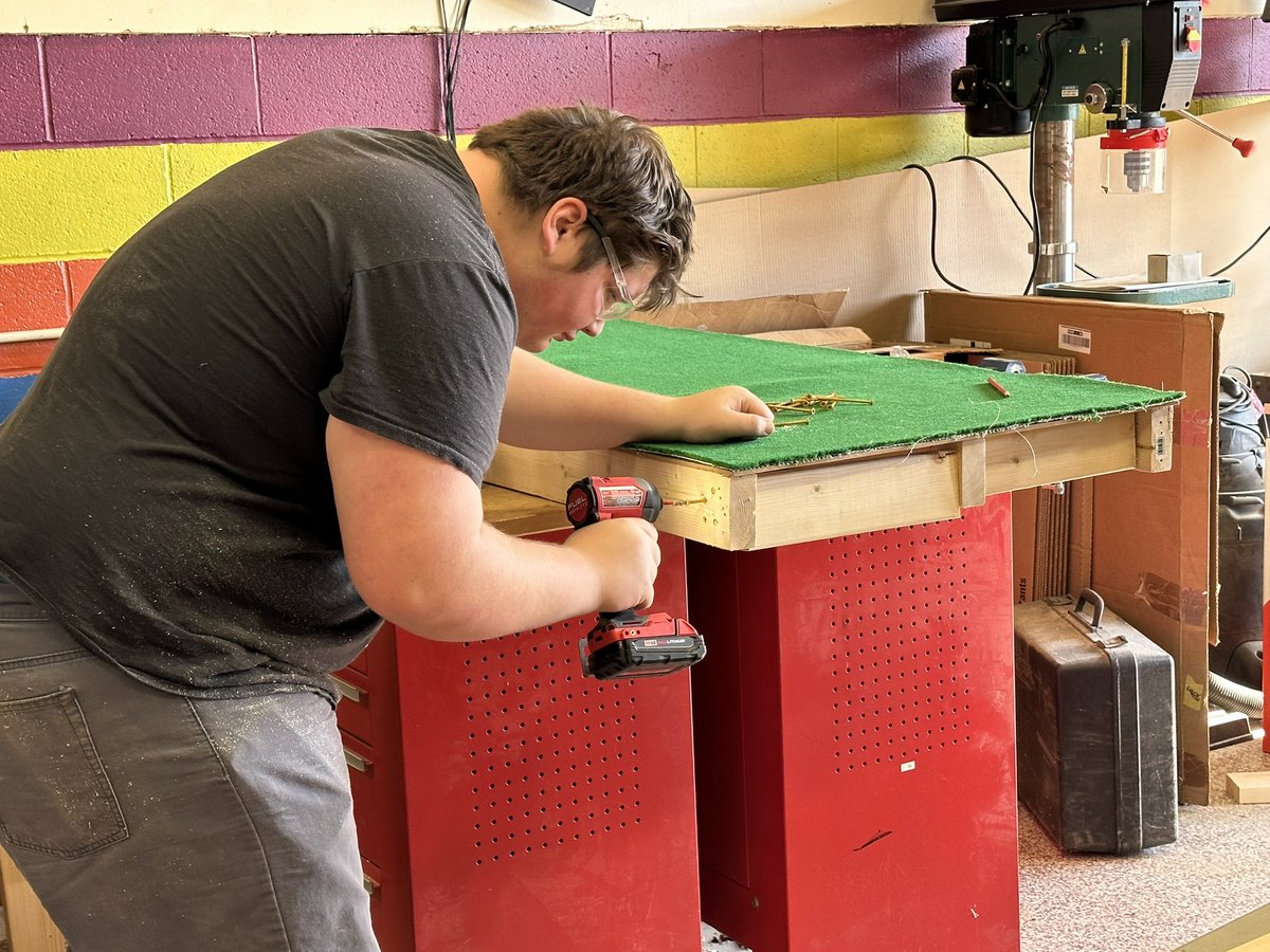 JayjayRobi's tweet photo. Futures @BTEvertech 10 have been working on building a miniature golf hole  #math #pbl @BTBOCES_IP @CVCSDWarriors @BinghamtonCSD @MECSDSpartans https://t.co/yToy24v5xP