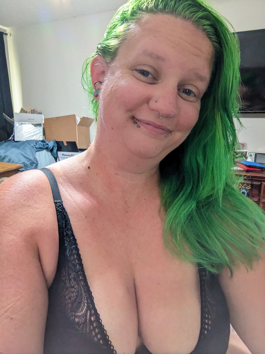 Went to take my usual pictures, and got some love from Nokee, my brat cat. #lingerie #greenhair #sharkbites #gothgirl #altgirl