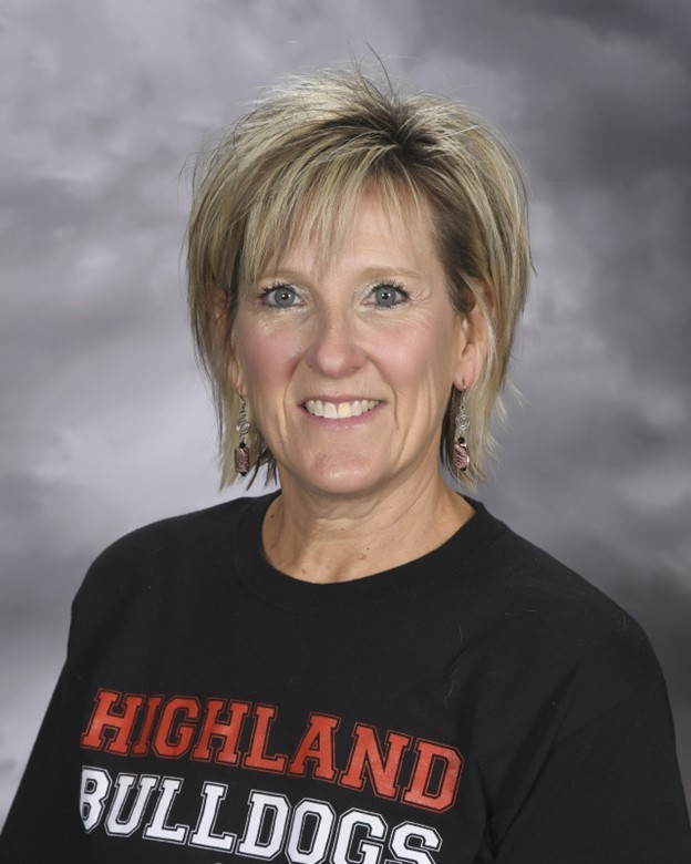 HHSbulldogsIL's tweet photo. Congratulations to Mrs. Gayla Stirewalt and Mr. Max Uhls on their retirement from Highland CUSD #5.  We thank you for your years of service and wish you the best with your next endeavors.  Thanks for making an impact every single day. https://t.co/CB99tsYd62