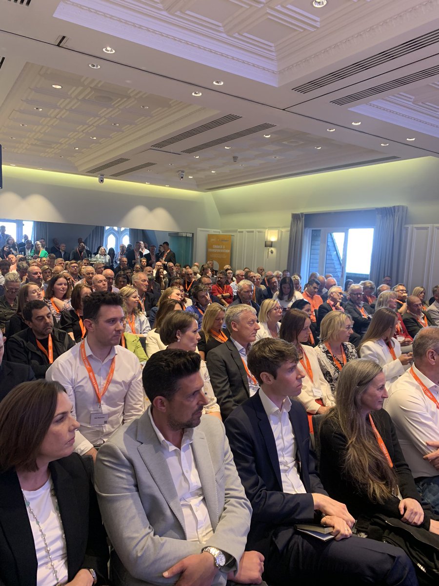 SullyandStan's tweet image. Full house at #FutureBusinessFormula 👏🏻🍊
#OrganisationDesign #OperatingModel #AdaptiveOperatingModel #HighPerformingTeams #SportsTeam #BusinessSuccess