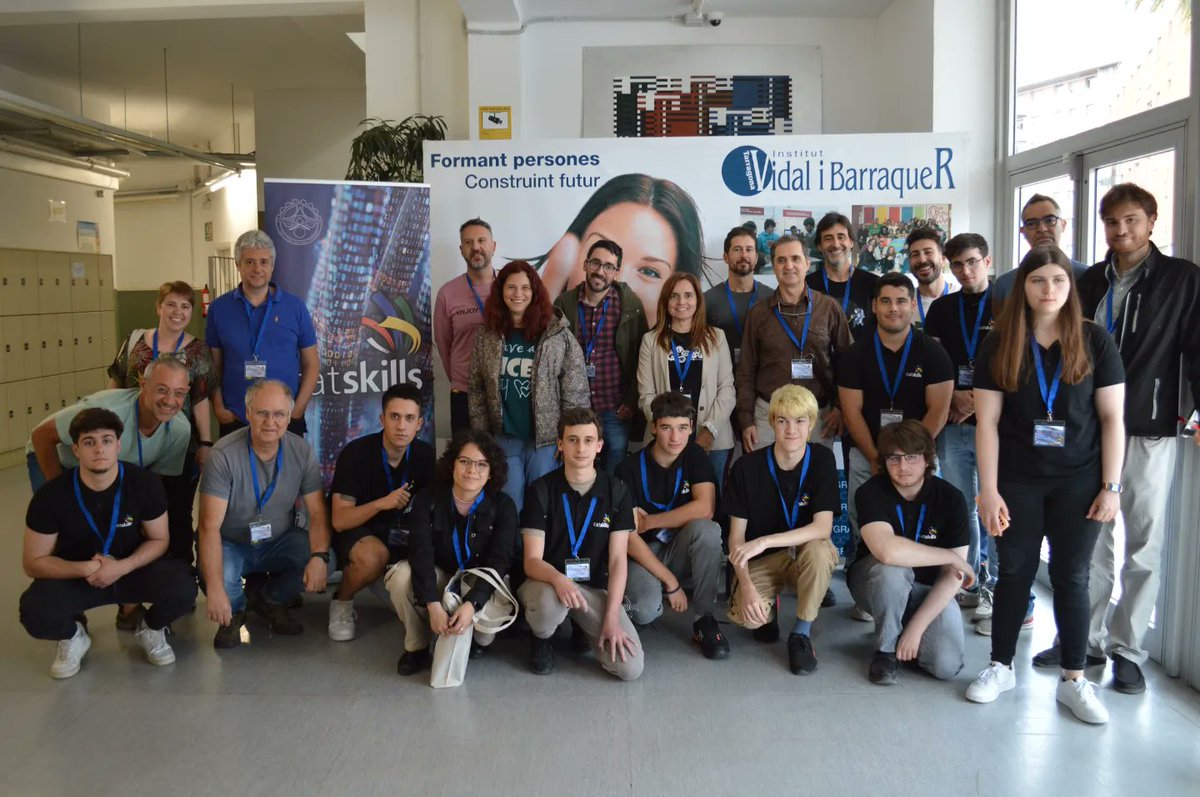 🟦  El dia 22 de maig va tenir lloc al centre el Campionat Catskills, en què <a href="/pue_academy/">PUE Academy</a> va oferir el primer premi.
👉🏻 Llegeix la notícia sencera a: vidalibarraquer.net/index.php/noti…
#joestudioalvidal #batxillerat #fp #fpdual #somfp