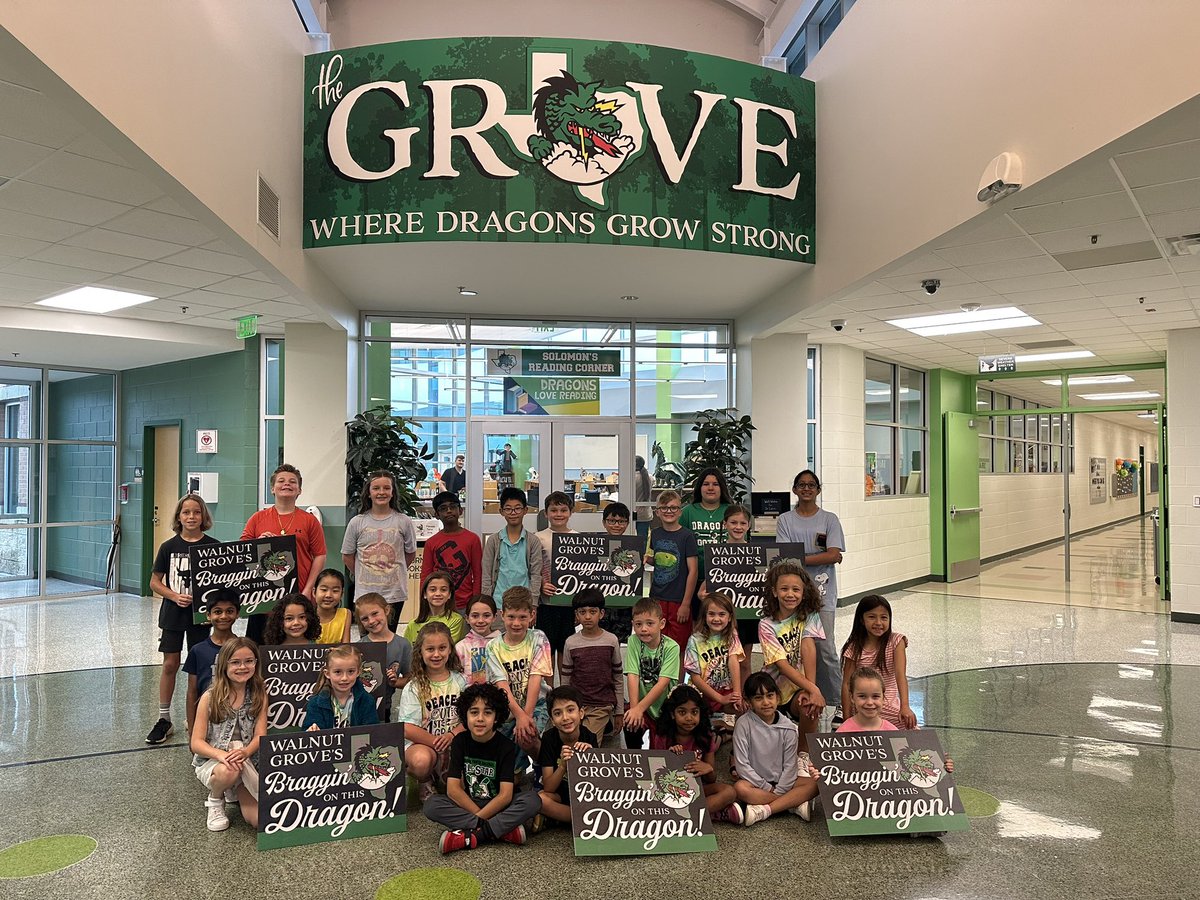 Congratulations to our final nine weeks Braggin’ on the Dragon students. These students were selected for exemplifying self-discipline which is part of our Dragon Creed. #InspireExcellence #DragonProud