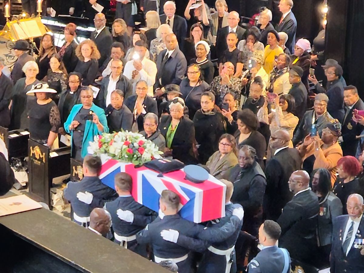 St Clement Danes Church tweet media