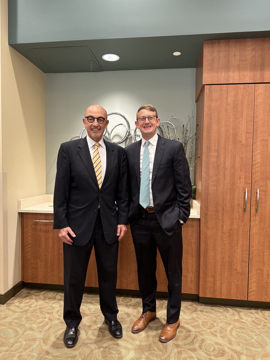 AshMansour5's tweet photo. Great honor to give the Folse Birtch Sumner lecture &amp; SIU. Great visit with Dr Will Robinson III and the SIU vascular group https://t.co/28IIouSKOS