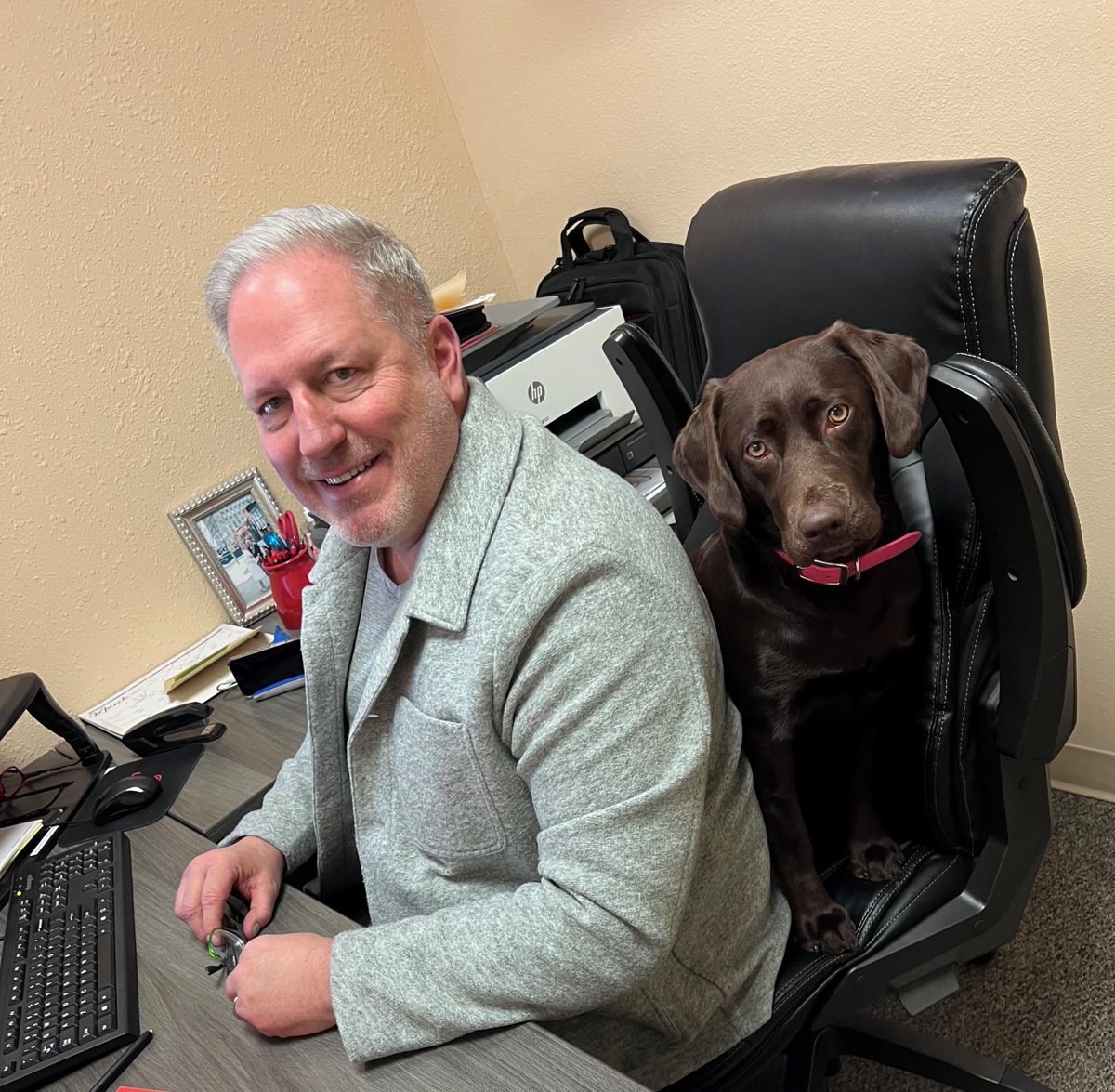 MyNeighborKyle's tweet image. A Day in the Life of Jenny. She starts with breakfast and then assists Darin with some sales calls! A busy day for the office pup. #statefarm #kylehangartnerstatefarm #insuranceforyou