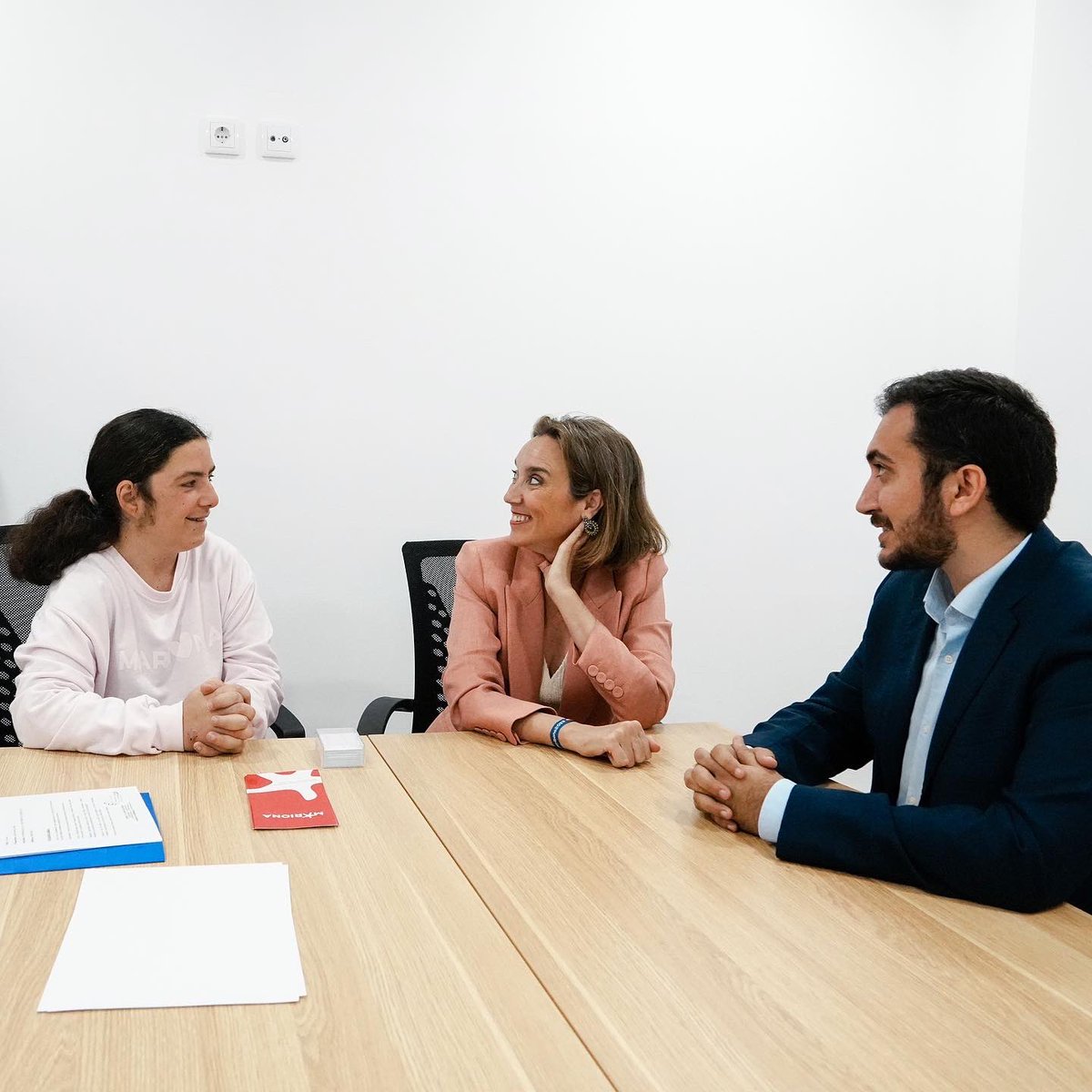 Hoy la SG Nacional @cucagamarra ha visitado Mataró junto a @Escribano_R. 

Hemos visitado entidades sociales, charlado con vecinos y comerciantes y mantenido una reunido con PIMEC.

Este 28 mayo, cada voto para el PP, es un voto para una ciudad más segura, limpia y próspera.