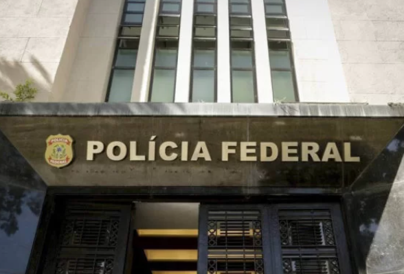 Metropoles's tweet photo. ➡️ Sem retorno de ministério, PF pode perder nomeações de 201 concursados

O prazo para o concurso expirar é 5 de junho. Flavio Dino e PF já pediram respostas ao ministério de Esther Dweck sobre o excedentes

Leia: https://t.co/0s1dETUZes https://t.co/7050fGir6k