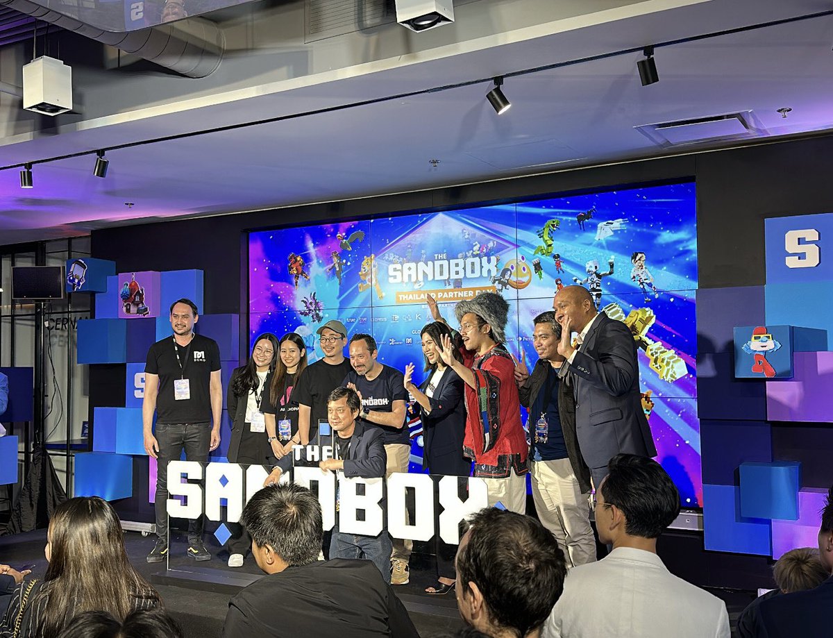 parapluiestudio's tweet photo. An unforgettable day with our cherished person! @borgetsebastien It was a pleasure to meet you and grow together.
We had so many exchanges and are excited for what's to come!💫
@TheSandboxGame @TheSandboxThai
#TSBTHPartnerDay #SandFam https://t.co/XRNFd9Py3N