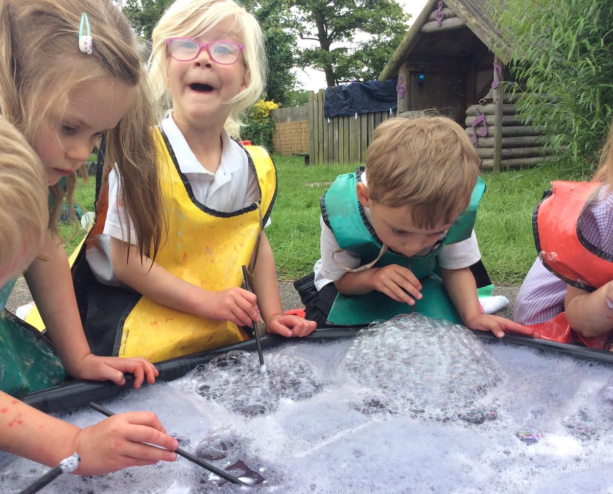 TadPrimaryAcad's tweet photo. Team Venus Art and Craft Club have been busy creating bubble prints in the garden, making the most of the super weather! The team experimented with different bubble recipes, colour combinations and paper types-brilliant foam filled fun had by all.#TeamTPA@eboractrust #Art https://t.co/KxNw1Kjg4Z