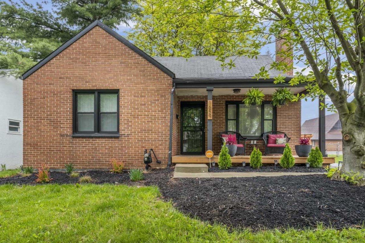 PamOddi's tweet photo. I am looking for a buyer for 1659 Linwood Avenue #Columbus #OH  #realestate https://t.co/keAlEYEyb2 https://t.co/rgyOz9B7Ay