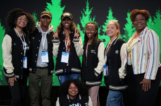 SpelmanCollege's tweet photo. Last week, Spelmanites joined 180 students from across the nation in Seattle for the closing ceremony of @GoogleStudents' semester-long virtual academic Tech Exchange program. Learn more about the program: https://t.co/GhAE5lBuMy https://t.co/hRHmPxNeZf