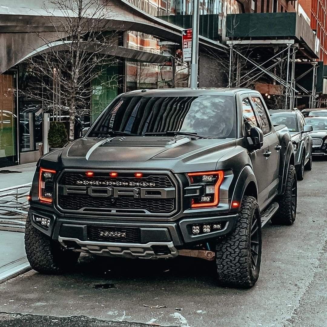 Ford Raptor >>>