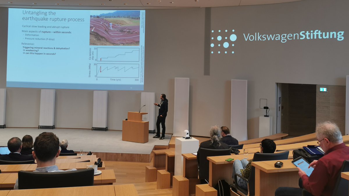 FIND-RUPTURE project successfully presented by Sebastian at the @VolkswagenSt Forum Experiment!🥳🥳🥳 what was the project about?? 🤔 a bit of engineering & a bit of experimenting & failures to simulate fast pressure jumps. 🔧🔬 stay tuned for publication! 😇