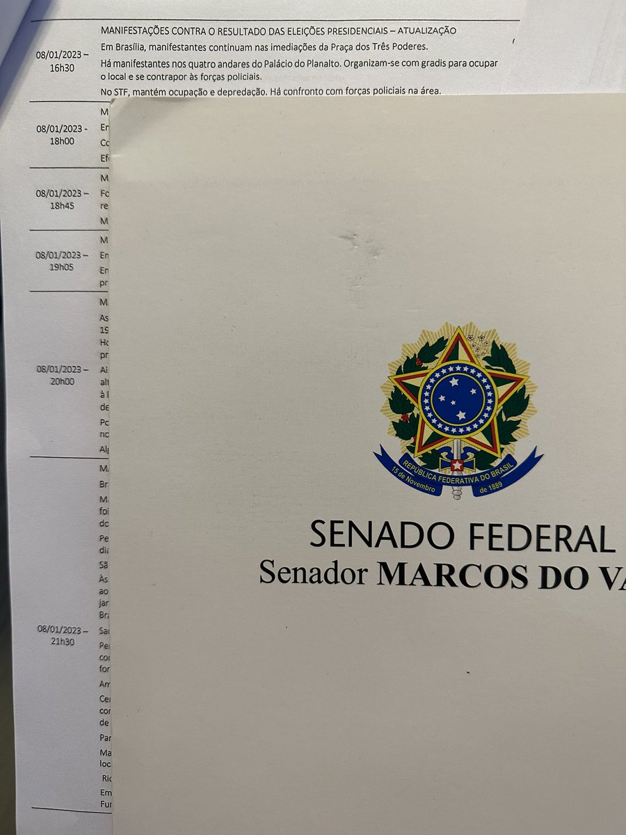 marcosdoval's tweet photo. Relatório da ABIN (Agência Brasileira de Inteligência). Além do Presidente Lula, Flávio Dino e do Gdias, o STF também sabia desde o dia 02, que haveria o ato antidemocrático e a destruição dos três poderes no dia 08 de janeiro! https://t.co/Ehzj6CvDJz