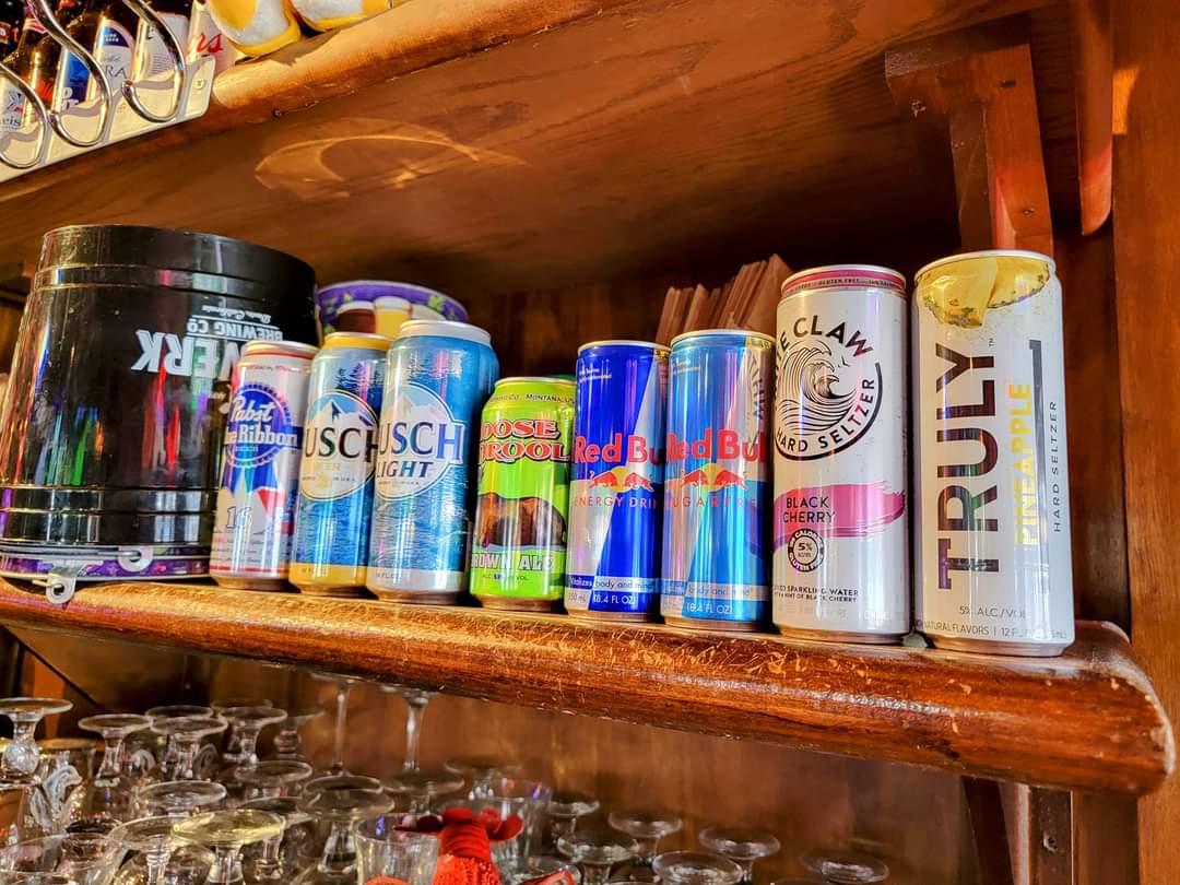 Being OPEN for lunch on Thursday means the bar is open all day for those who need to do some day drinking... We are big fans of starting the weekend on Thursday afternoon! #hwy61roadhouse